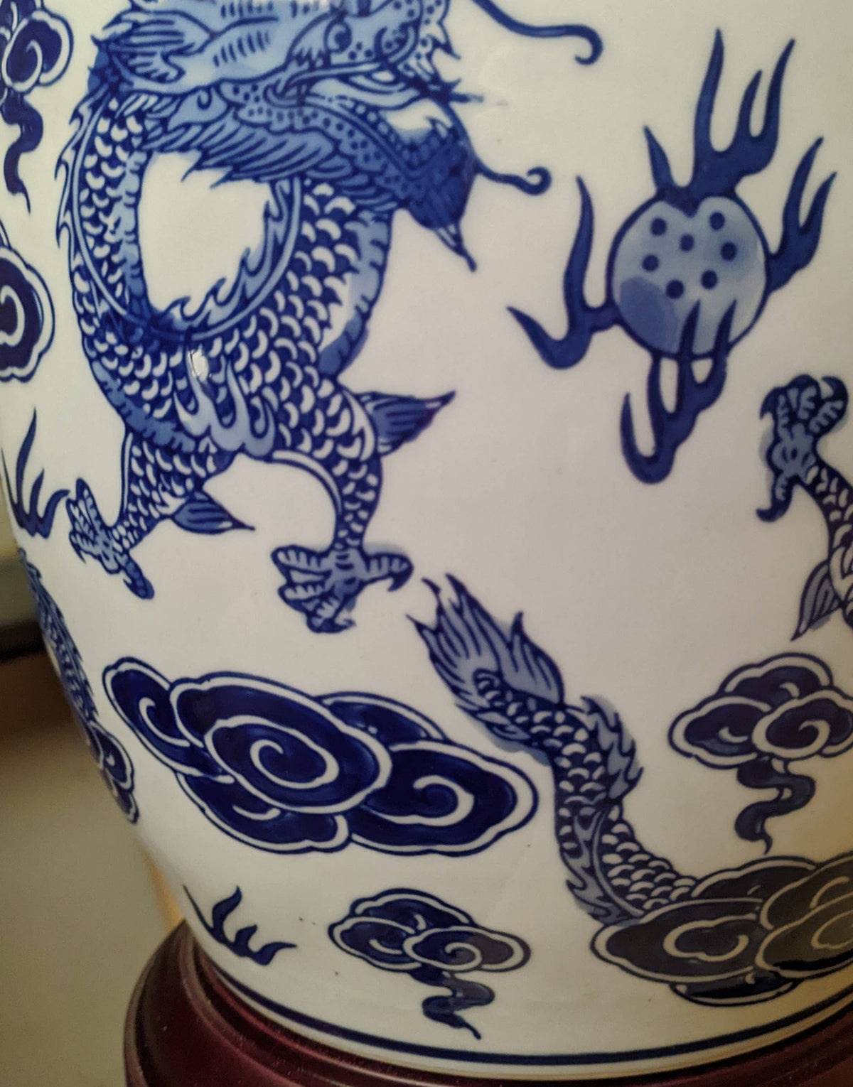 Round Dragon Lamp